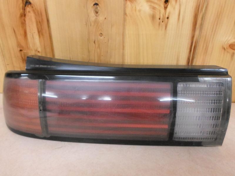 1991 pontiac bonneville le & se driver side taillight