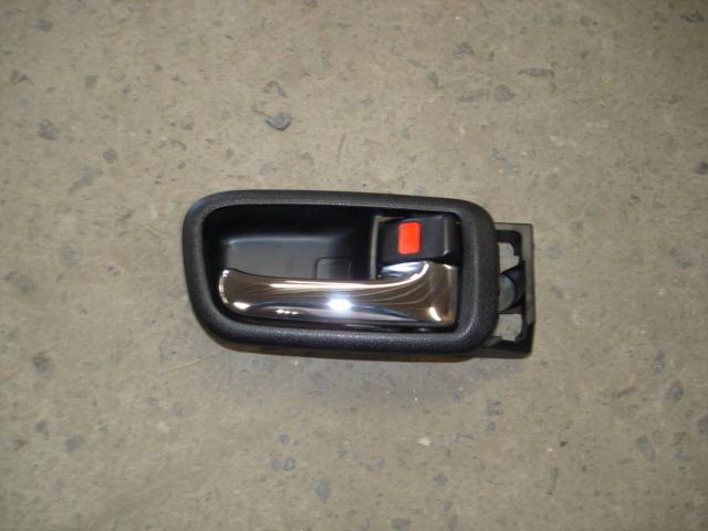 01-05 lexus is300 door lock opener handle oem rf or rr