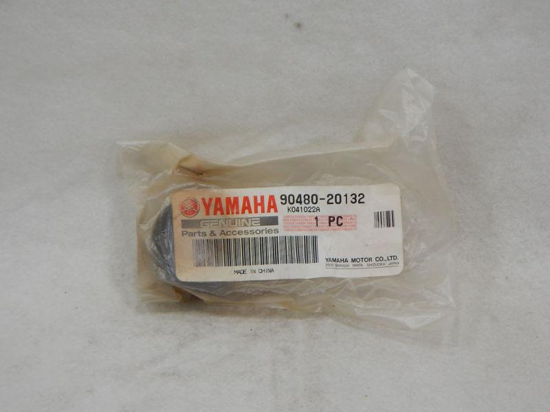 Yamaha 90480-20132 grommet *new