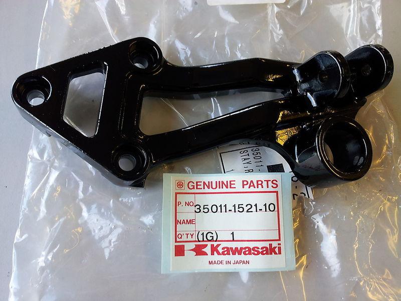 Kawasaki zx1100 ninja zzr 1100 92-93 foot peg bracket l.h. 35011-1521-10 nos