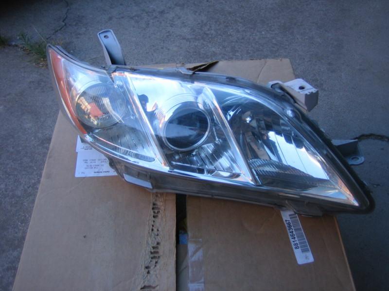 2007-2009 toyota camry right halogen headlight  oem