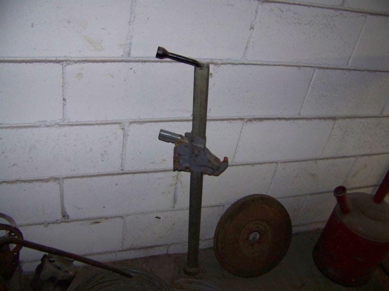 Vintage gm bumper jack in very good condition all parts are there