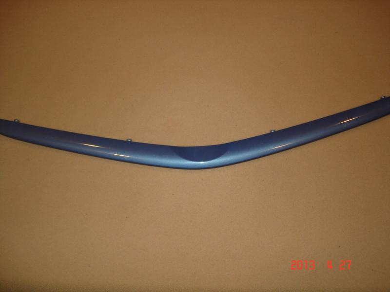 2004 2005 toyota prius front bumper molding