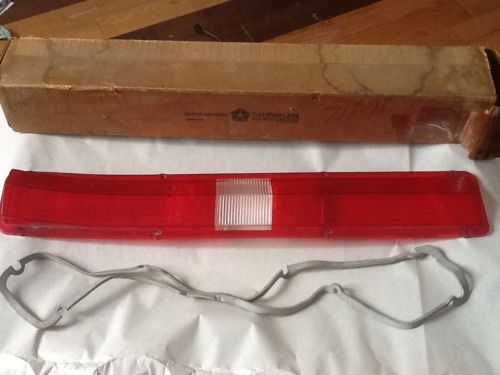 Sport fury gt  1971 nos tail light taillight lamp tail panel left  lens 3478732