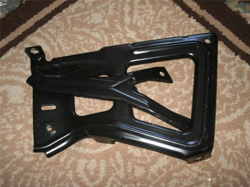 New mopar oem step bumper bracket 68049744aa