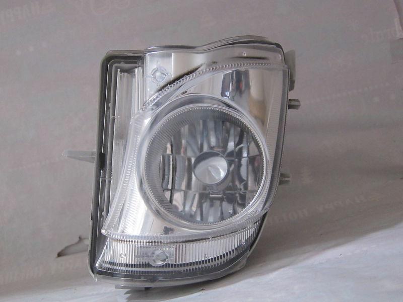 06-10 lexus is250/350 oem used lt driver fog light