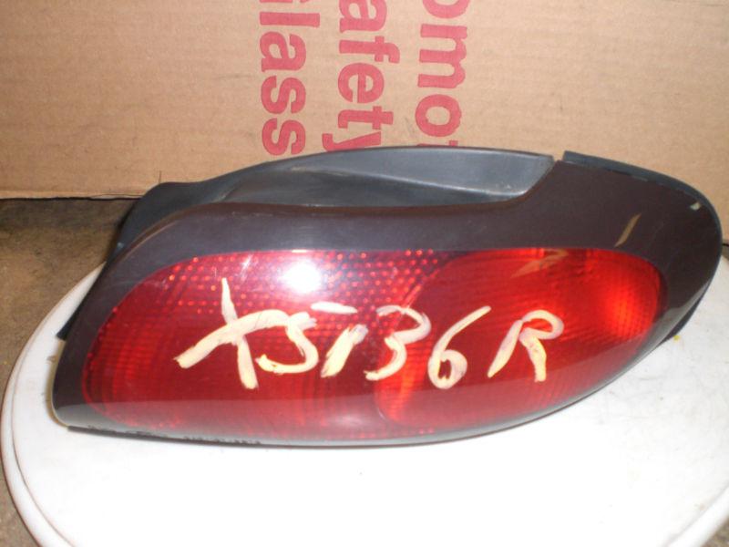 1998-1999 taurus sdn passergers side tail light