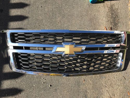 2015-2016 chevy tahoe/suburban lt oem grille