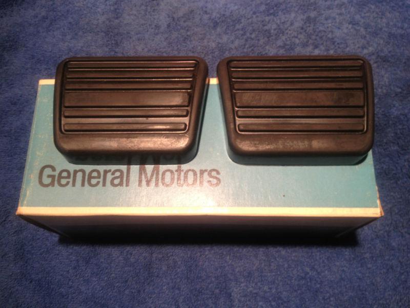 Nos gm brake/clutch pedal pad chevy,buick,olds 64-81 camaro,chevelle,nova,gs,442