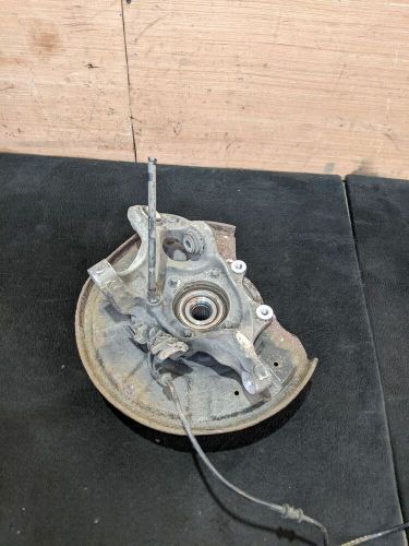 Mercedes e class w212 n/s passenger side left rear wheel hub