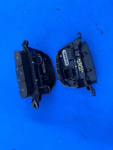 2006-11 buick lucerne steering wheel cruise control switch oem 15296394-15296388