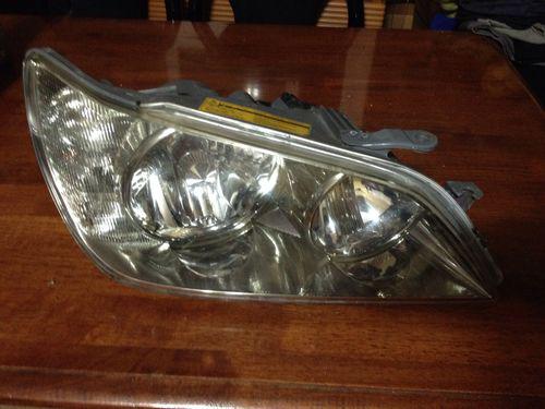 01 - 05 lexus is300 right oem xenon headlight rh