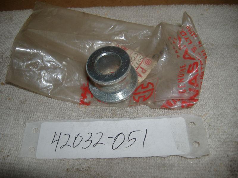 42032-051 new kawasaki collar,r.h rr.axle  f12, kx250, kx450