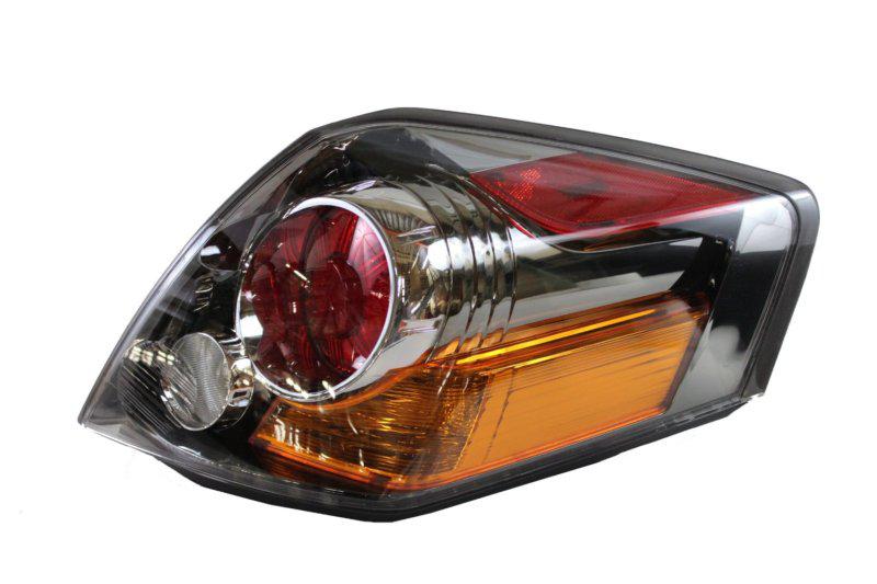 Genuine nissan parts 26555-zn50a driver side taillight assembly 