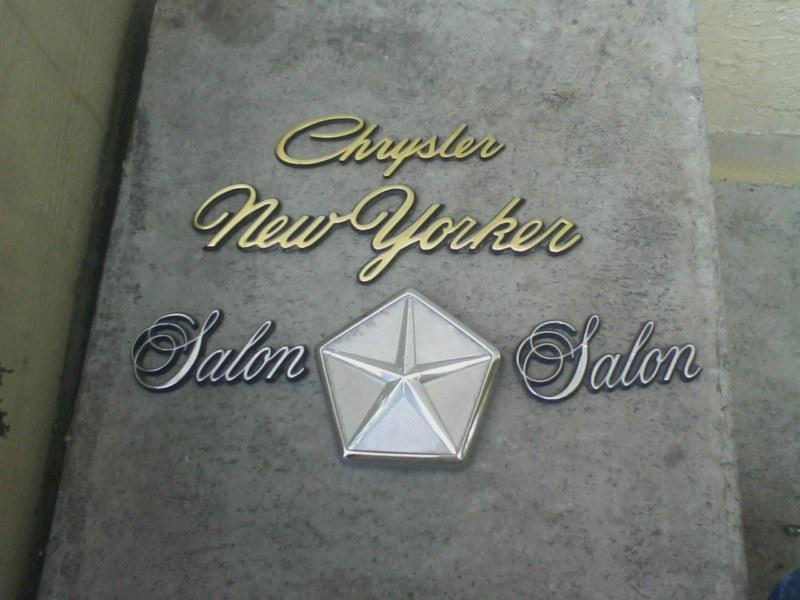 Chrysler new yorker salon emblem set / lot