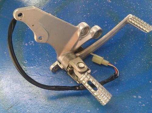 Used oem suzuki gsx-r 600/750 right rear set w/ brake pedal, stop sensor