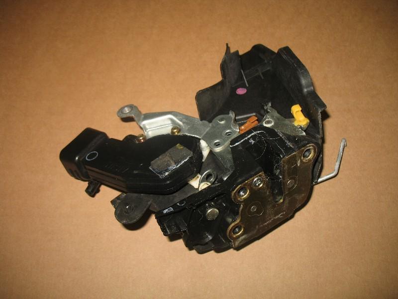 1997 1998 1999 2000 2001 lexus es300 rear right passenger door lock actuator rh 