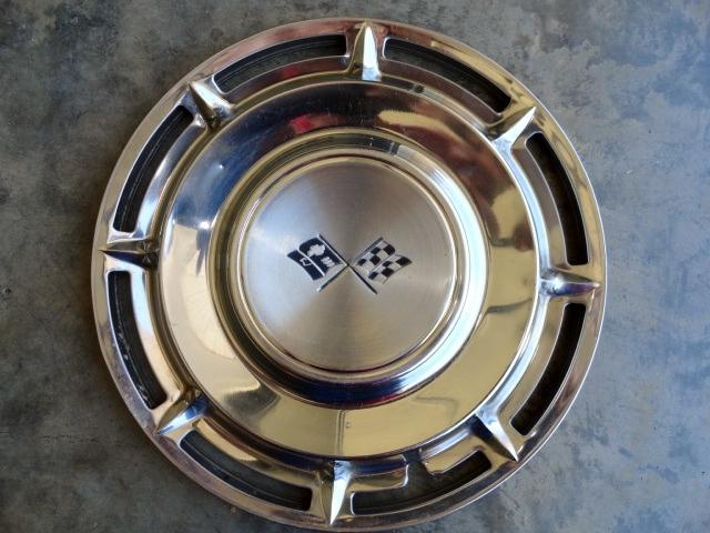 1960 chevrolet impala hubcap