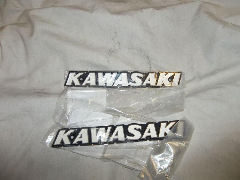 Nos 1976 kawasaki kz 900 police left and right fuel gas tank emblems *b558