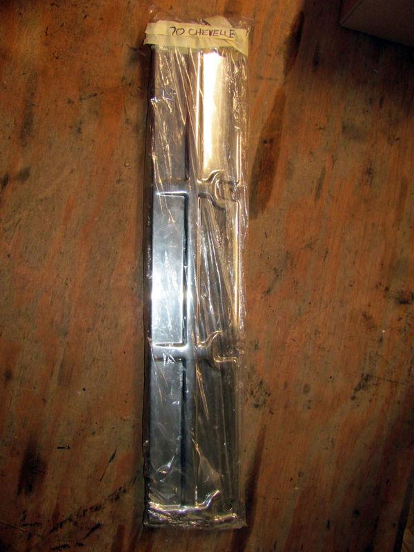 1970 chevrolet chevelle engine dress up kit chrome radiator retainer? used. 