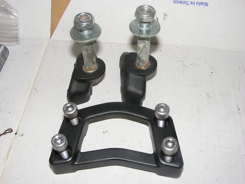 09 kawasaki ex650c handle bar clamps   890 miles