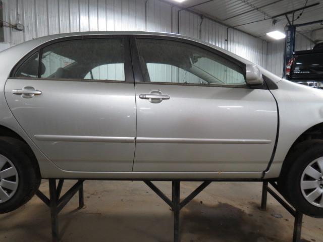 2003 toyota corolla front door right 2420312