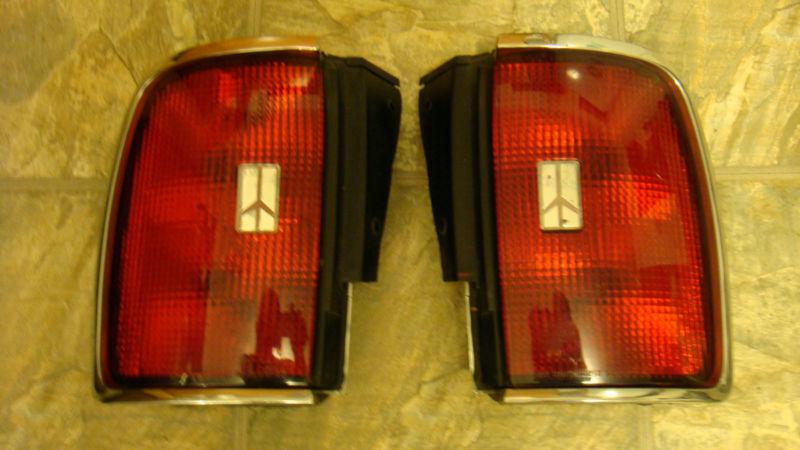 91-96 olds oldsmobile regency 98 ninety eight oem taillight pair set 92 93 94 95