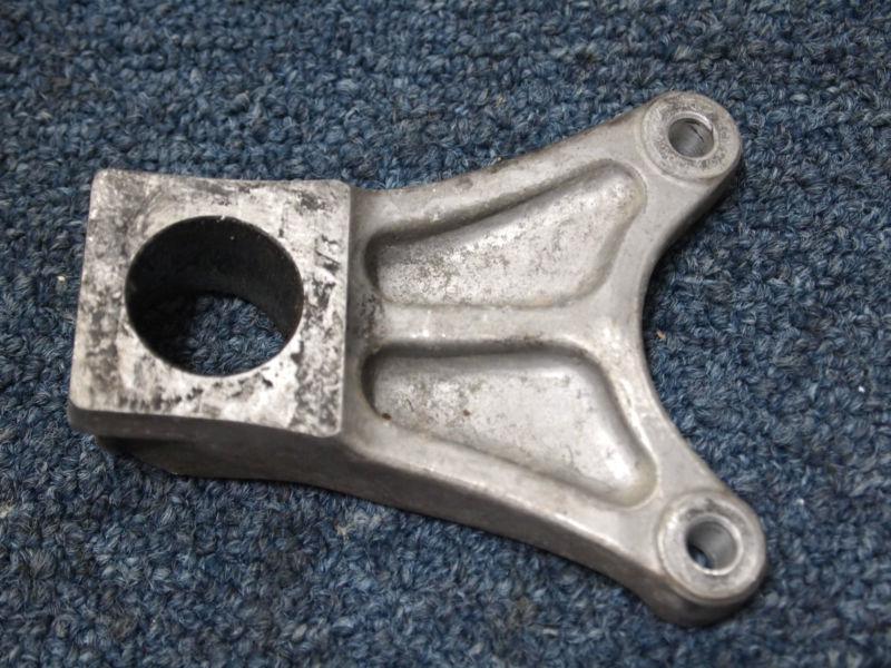 Suzuki hayabusa gsx1300r gsx-1300r rear caliper mount 99 00 01 02 03 04 05 06 07