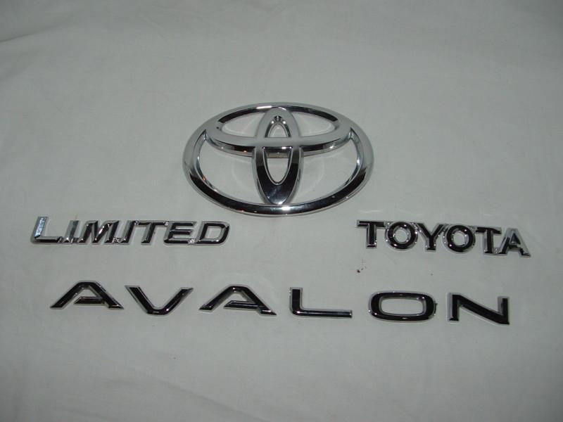 2008 toyota avalon trunk mounted emblems used oem