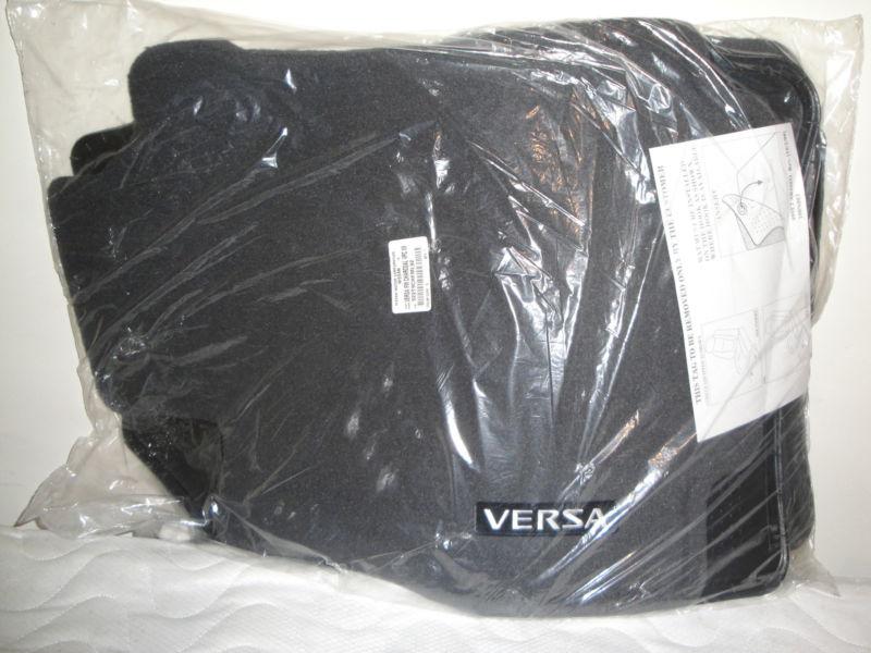 2007-2012 nissan versa floor mats - black