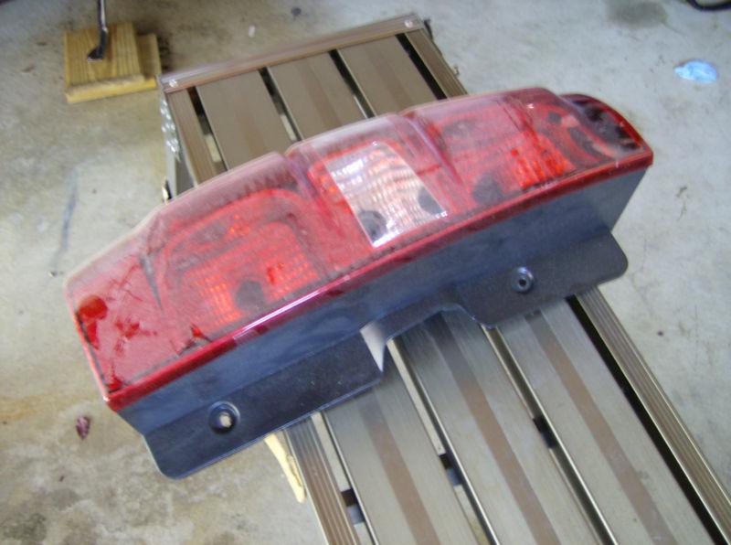 2007 tro 2012 chevy suburban tail light