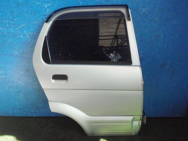 Toyota cami 1999 rear right door assembly [8813300]