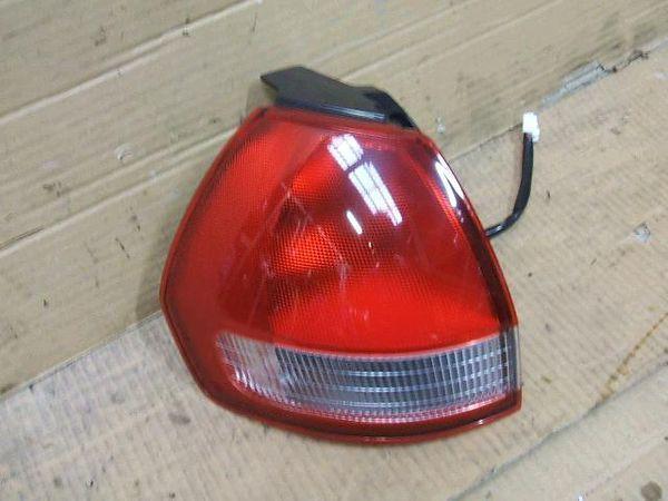 Nissan wingroad 1999 rear left combination lamp [0015600]