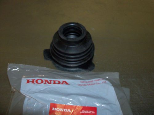 New 2000-2006 honda rancher 350 rear swingarm rubber swing arm boot joint