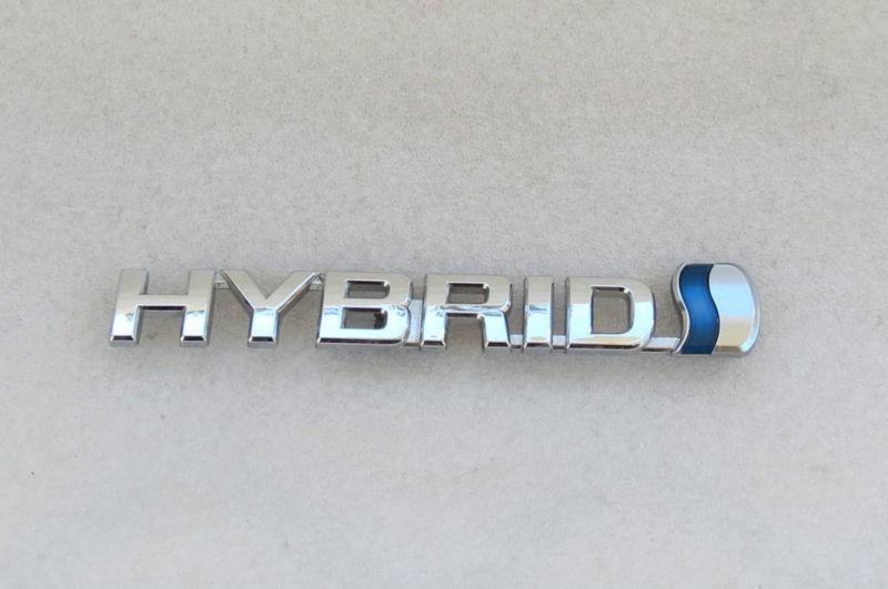 10-11 toyota prius hybrid front driver side fender emblem logo nameplate sign