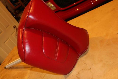 Triton boat casting seat, butt seat pedestal red