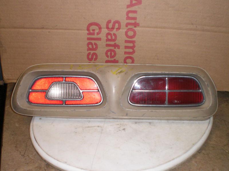 1971 to 1977 mercury comet passergers side tail light