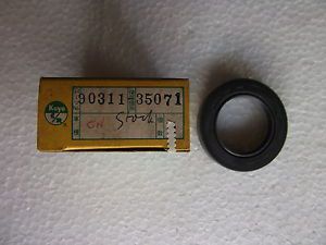 Toyota corolla ke 10/20 drive pinion oil seal (japan)(nos)ak