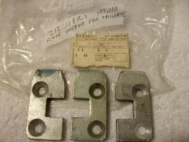 Ihc international harvester truck tailgate wedge plate lot 212328r1 mt110