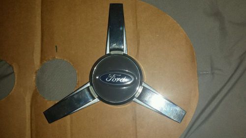 05 mustang center spinner caps