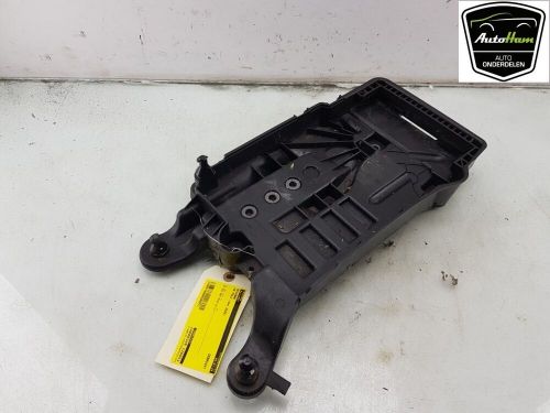 2020 volkswagen polo vi (aw1) battery box 2q0915331 #280971-