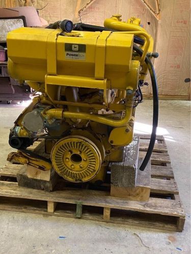 John deere 6081 , 8.1l 375 hp  marine diesel engine with transmission runs great