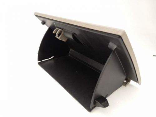 2006 ford explorer glove box