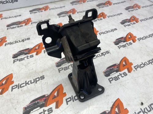 2011 nissan navara d40 euro 5 passenger side engine mount 2010-2015