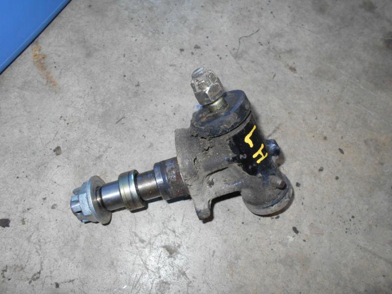 Honda trx200 fourtrax trx200d left steering knuckle spindle 91 92 93 94 95 200