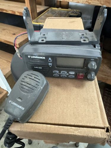 Lowrance lvr-850 marine radio boating fishing used but works fine