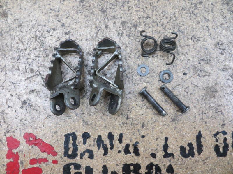 2001 01 honda cr80 cr 80 footpegs foot pegs right left set pair