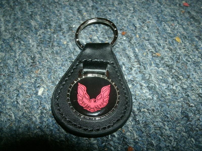 1960's 1970's pontiac firebird or trans-am logo leather keychain black w red