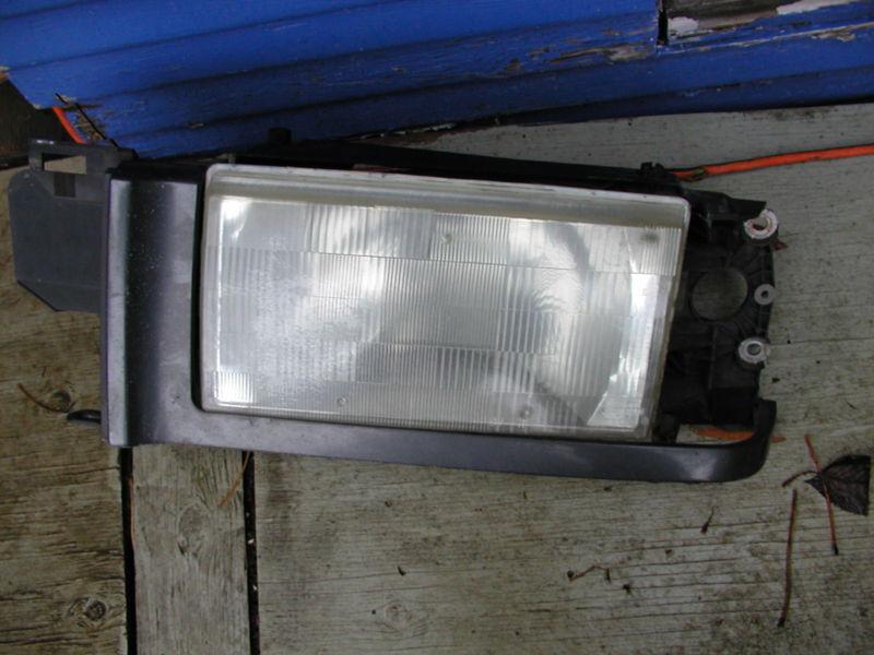 Volvo 740 940 1990-1995 (see notes) plastic headlight left 1990 1992 1993 1994 