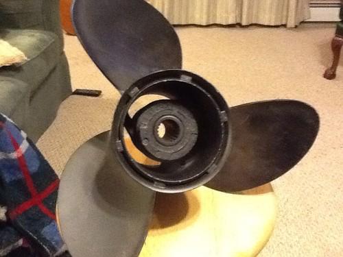 Volvo 14.5 x 19 propeller great condition 